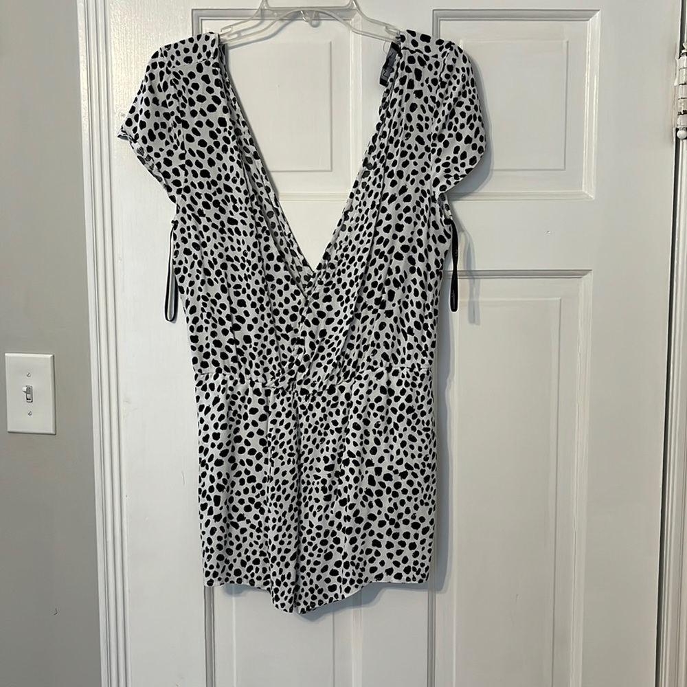 Lulu’s Romper Size L